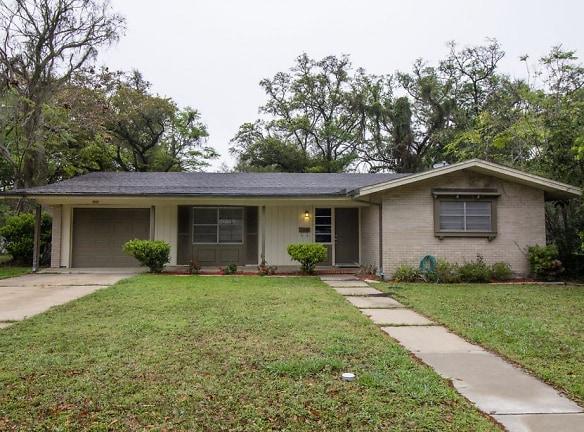 406 E Warren Ave - Victoria, TX 77901 - Home For Rent