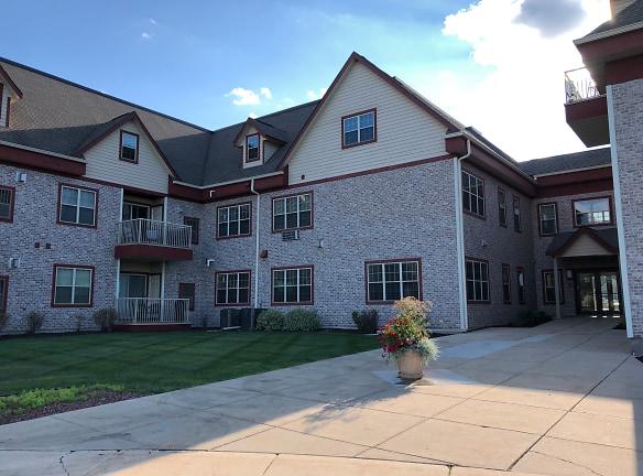 Crown Point Village Apartments - 945 Old Glory Way - Sun Prairie, WI Apartments for Rent