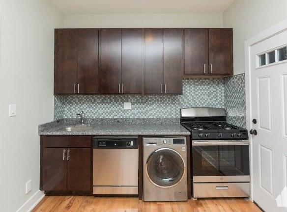 627 W Oakdale Ave unit 633-4 Chicago, IL 60657 - Home For Rent