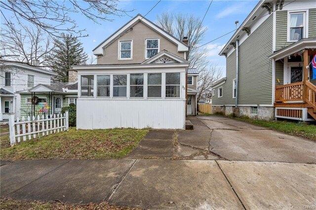 6 Bedroom 1.5 Bath In Oswego NY 13126 for Rent