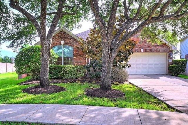 3 Bedroom 2 Bath In Pearland TX 77584 for Rent