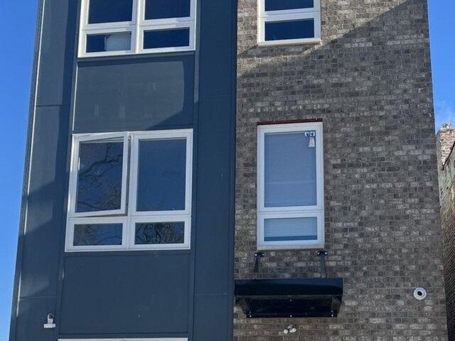 3 Bedroom 2 Bath In Chicago IL 60637 for Rent