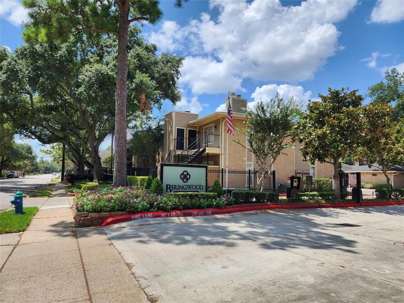 724D Bering Dr, Houston, TX 77057 for Rent