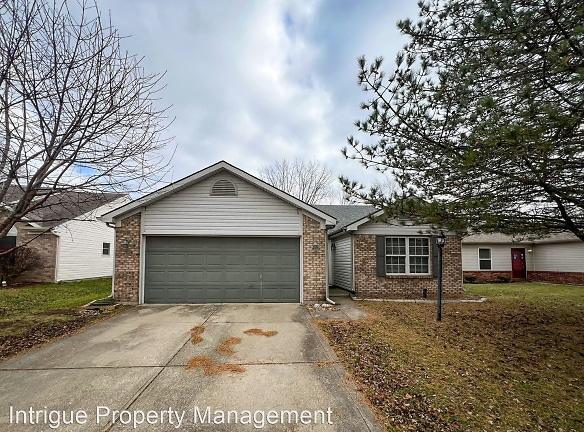 1417 Sanner Dr Greenwood, IN 46143 - Home For Rent