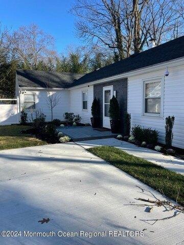 2 Bedroom 1 Bath In Oakhurst NJ 07755 for Rent