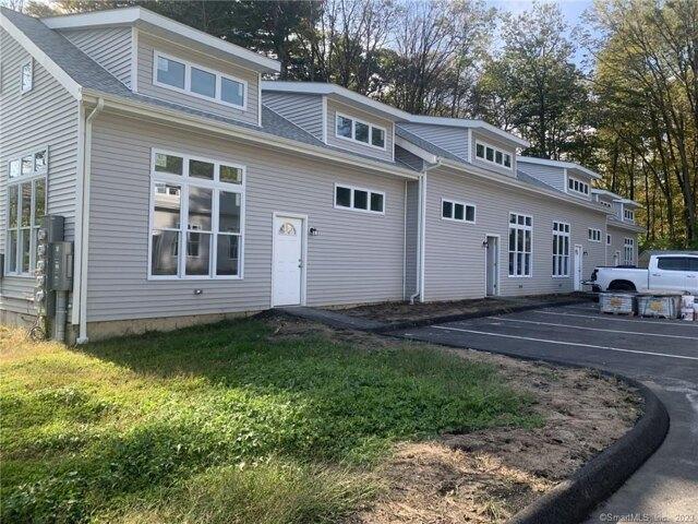 1 Bedroom 1.5 Bath In New Milford CT 06776 for Rent