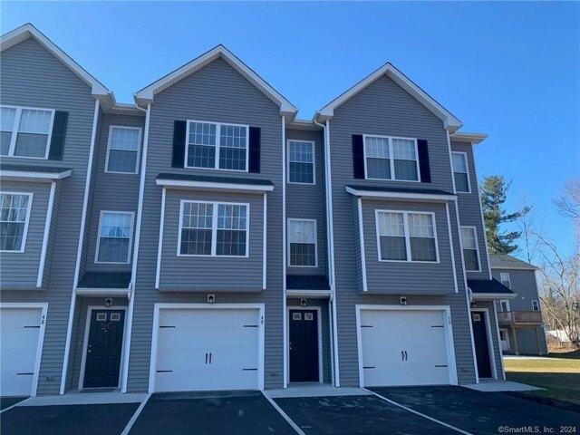 2 Bedroom 1.5 Bath In Southington CT 06479 for Rent