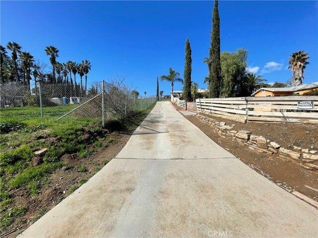 2 Bedroom 2 Bath In Riverside CA 92509 for Rent