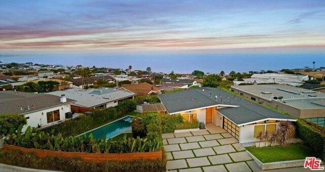 4 Bedroom 4 Bath In Malibu CA 90265 for Rent