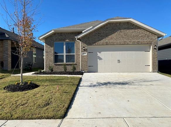 2328 Aspen Hl Dr Heartland, TX 75126 - Home For Rent