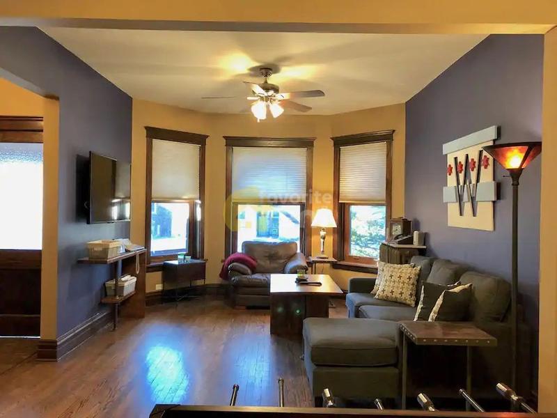 Lakeview, Chicago, beautiful 3 bedroom 2 bathroom house for Rent