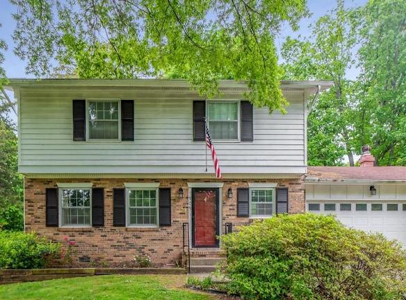 1909 Capri Dr NE Huntsville, AL 35811 - Home For Rent