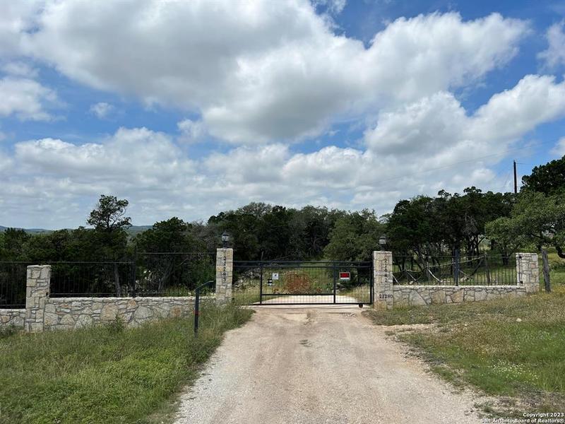 21280 Sams Ranch Rd, Helotes, TX 78023 for Sale