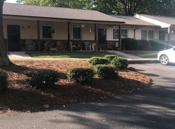 Meadowgreen Apartments Reidsville, NC - Apartments For Rent