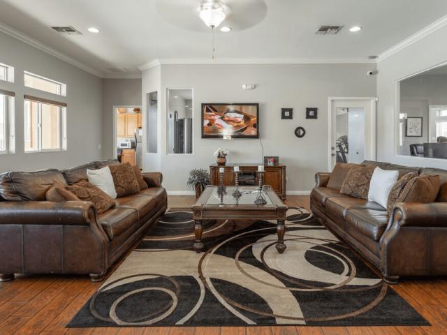 2BD 2BA $2150/Mo for Rent
