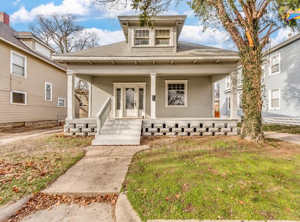 305 N Pennsylvania Ave Wichita, KS 67214 - Home For Rent