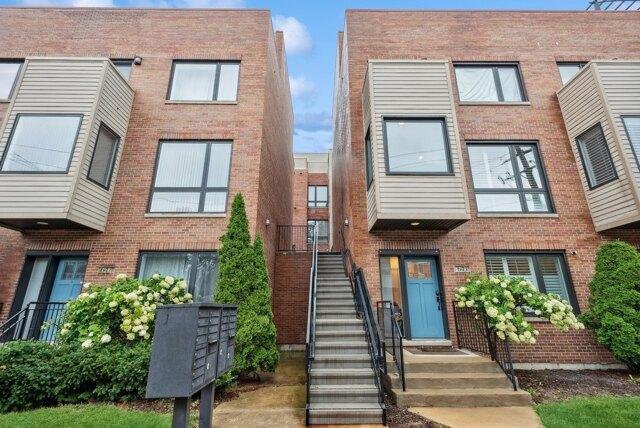 2 Bedroom 2 Bath In Evanston IL 60202 for Rent