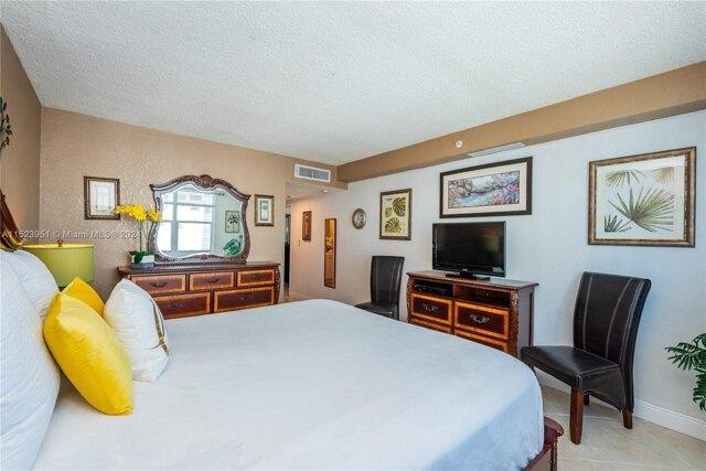Condo For Rent In Hollywood, Florida