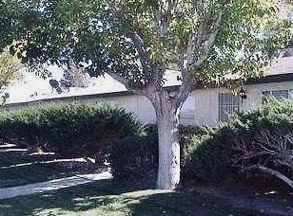 2890 Sycamore Ave #3 Rosamond, CA 93560 - Home For Rent