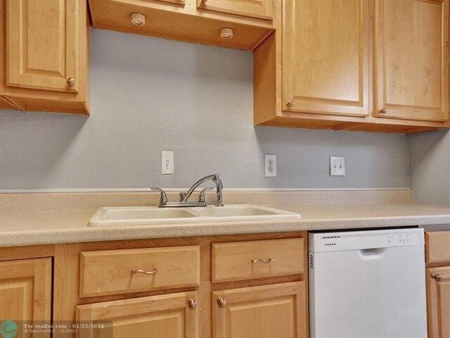 Condo For Sale In Fort Lauderdale, Florida