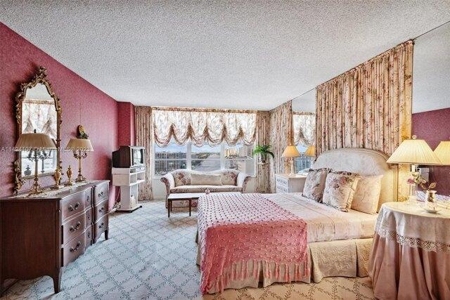 Condo For Sale In Hollywood, Florida