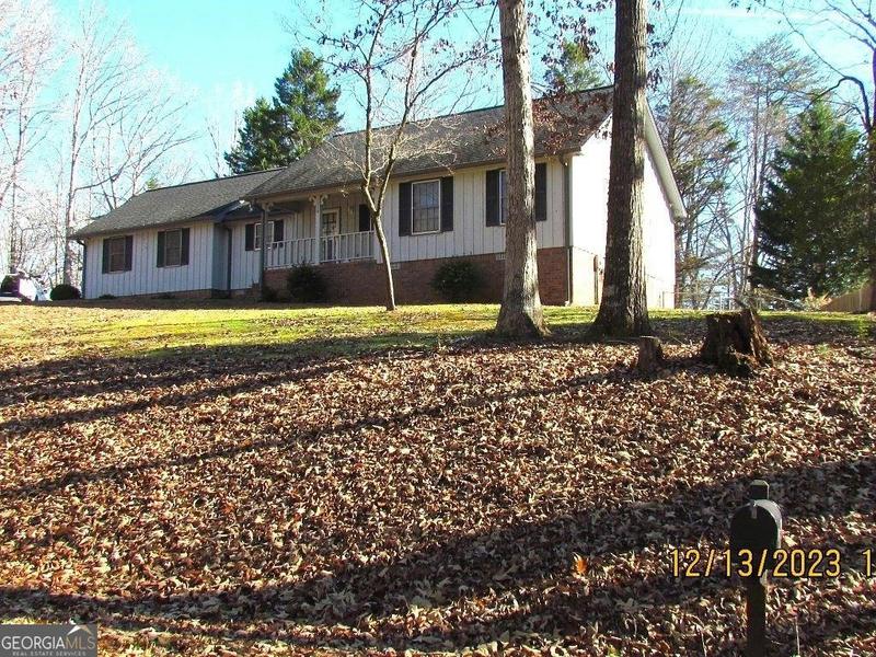 110 LAKE CIR, Dahlonega, GA 30533 Single Family Residence For Sale  MLS# 20162283