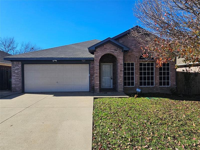 7028 Stetter Dr, Arlington, TX 76001 for Rent
