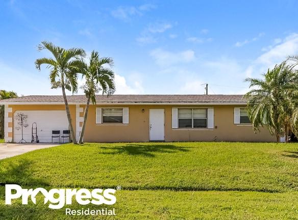 750 SE Streamlet Avenue Port Saint Lucie, FL 34983 - Home For Rent