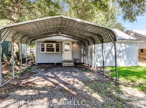 233 Mills St Scott, LA 70583 - Home For Rent