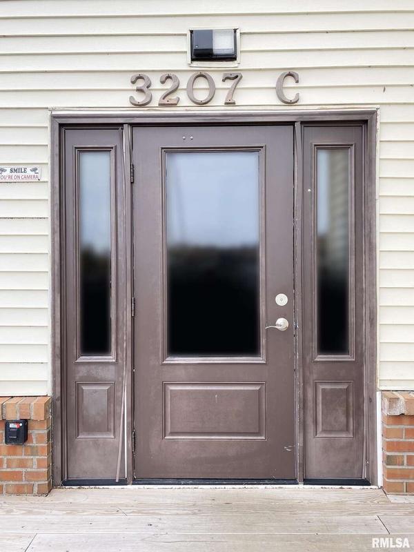 3207 W WILLOW KNOLLS Road, C69, Peoria, IL 61614  618423207 for Rent