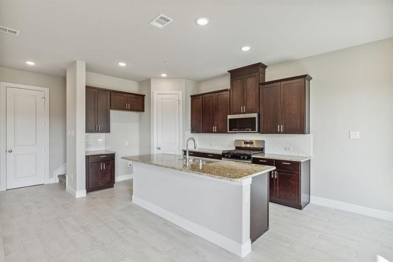 504 Hutchinson Ln, Lewisville, TX 75077 for Sale
