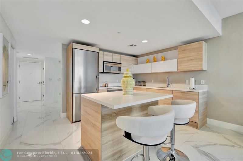 16385 Biscayne Boulevard, Unit 1505, North Miami Beach, FL 33160 for Sale