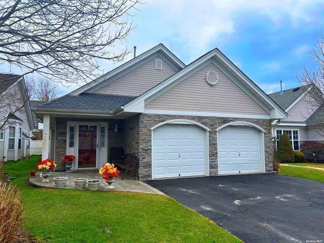 2 bedroom in Middle Island NY 11953 for Sale