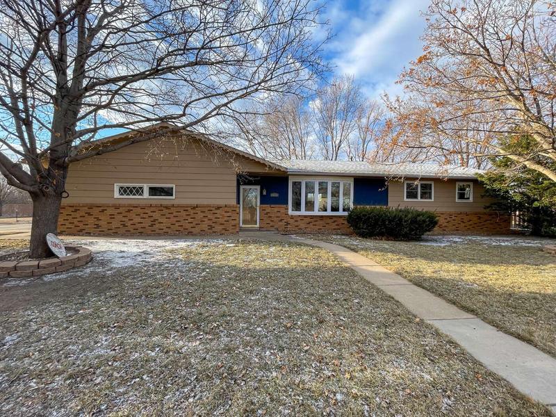 1112 9th St SW, Huron, SD 57350  628461524 for Sale
