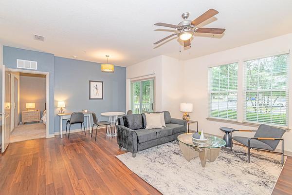 Rent Oakleaf Plantation #215 in Jacksonville, FL - Landing