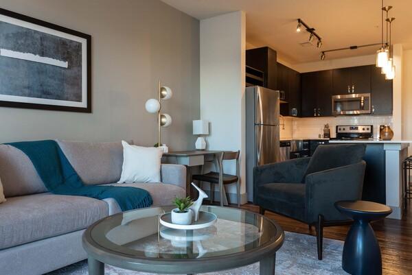 Rent Groves South Lamar #1527 in Austin, TX - Landing