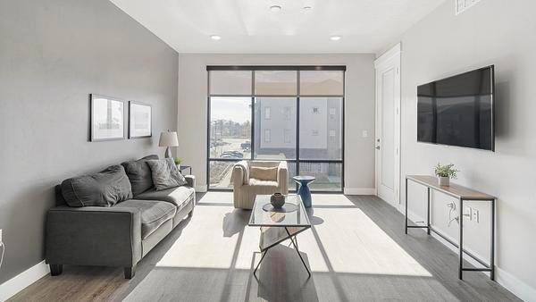 Rent Gardner Station #6-306 in West Jordan, UT - Landing