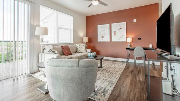 Rent High Line Pointe #1301-618 in Denver, CO - Landing