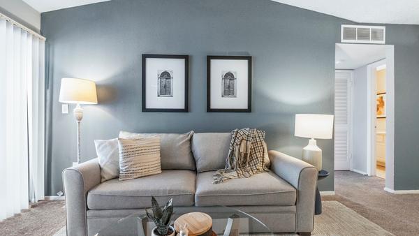 Rent Northgreen at Carrollwood #502 in Tampa, FL - Landing