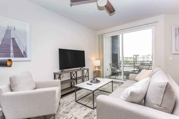 Rent The Douglas at Stonelake #09301 in Henderson, NV - Landing