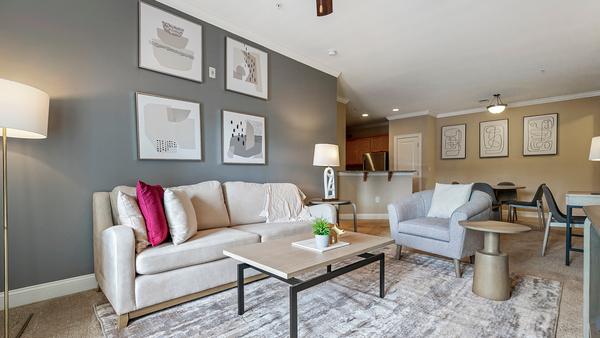 Rent The Plantation at Pleasant Ridge #1105-2A in Greensboro, NC - Landing