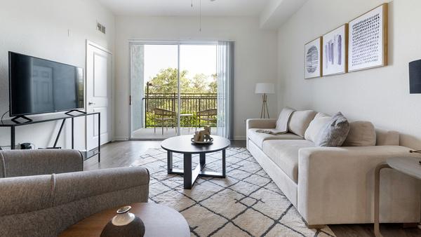 Rent Cortland Uptown Altamonte #241 in Altamonte Springs, FL - Landing
