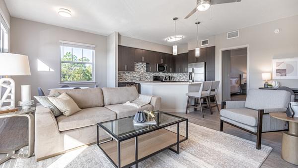 Rent Legacy Gateway Apartments #5-409 in Fort Myers, FL - Landing