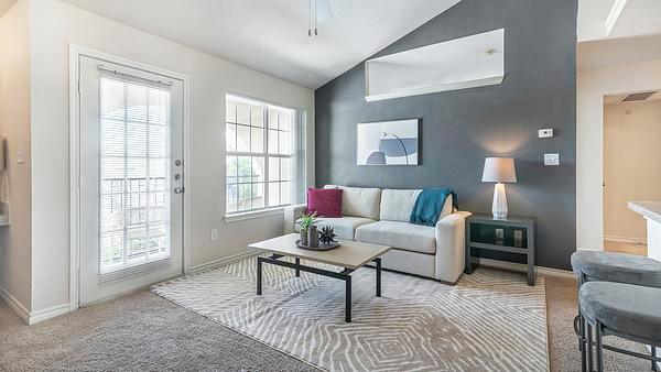 Rent Tuscany Square #07312 in Dallas, TX - Landing
