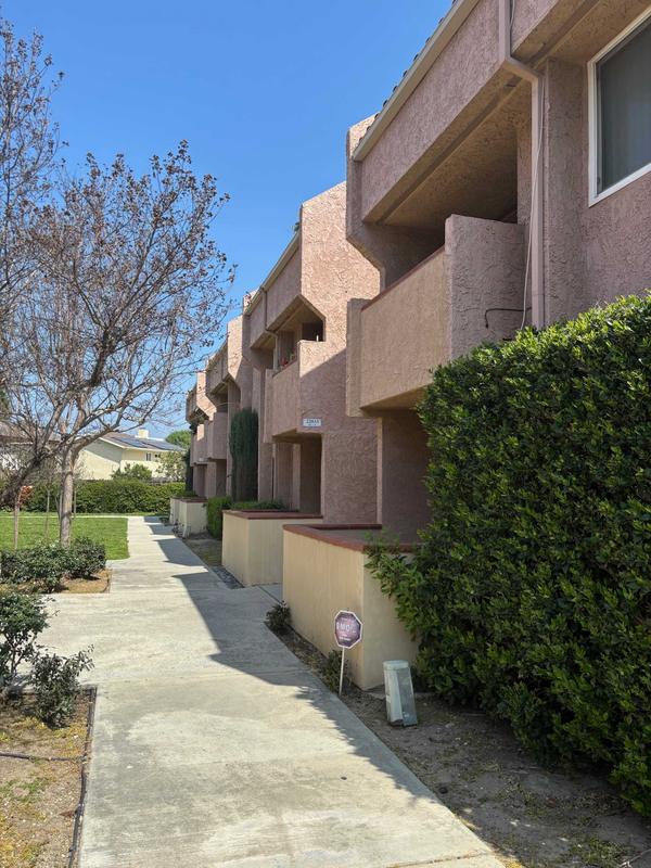 West Hills Gardens for Rent