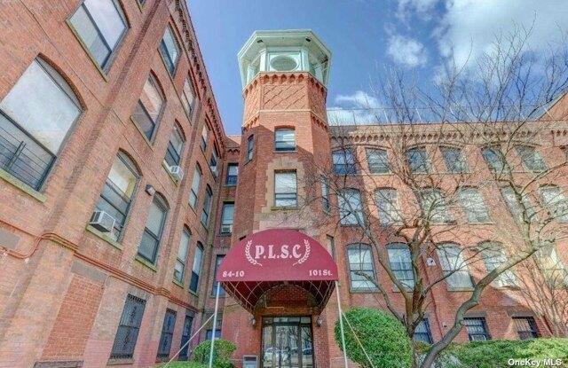 2 bedroom in Richmond Hill NY 11418 for Rent