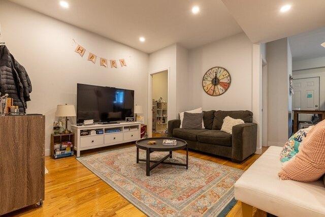 4 bedroom in Boston MA 02127 for Rent