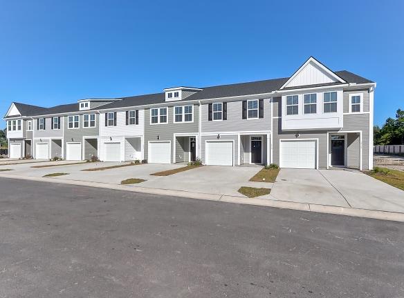Highland Townhomes - 5682 Sablewood Street - Charleston, SC Apartments for Rent