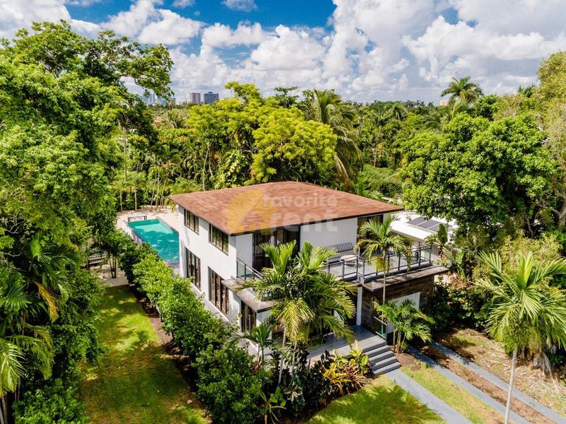 Parking, pool, 3 bedrooms, luxurious house in Miami for Rent