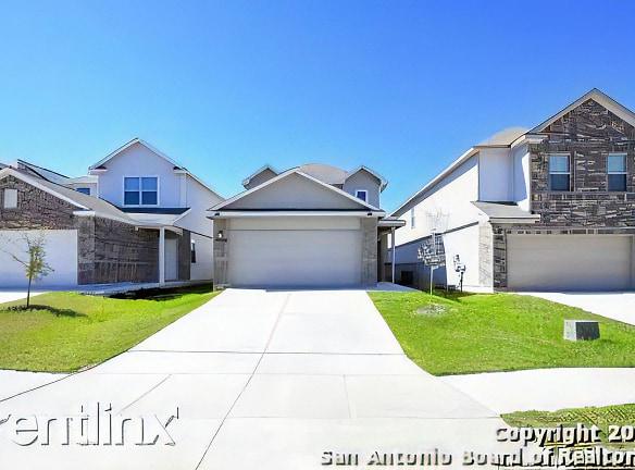 10525 Grn Lk Dr - San Antonio, TX 78223 - Home For Rent